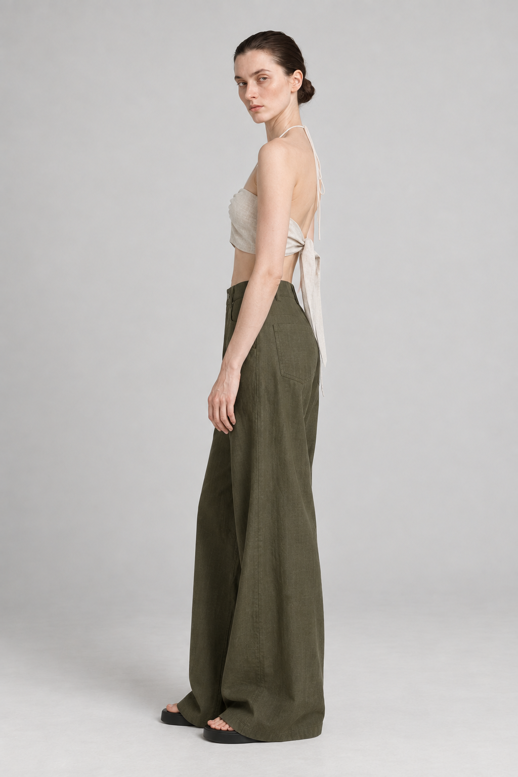 FlaxenLinenHalterCropTopwithBuilt-InPads